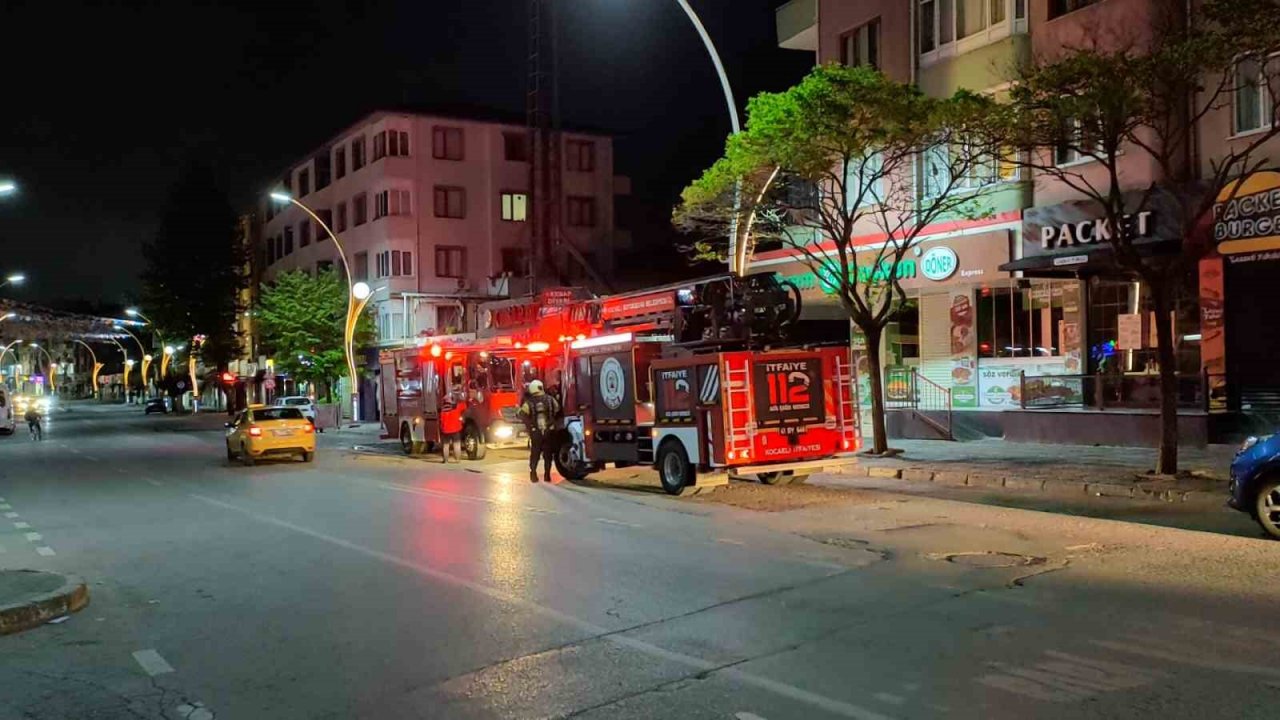 İş yerinde kombiden yangın çıktı