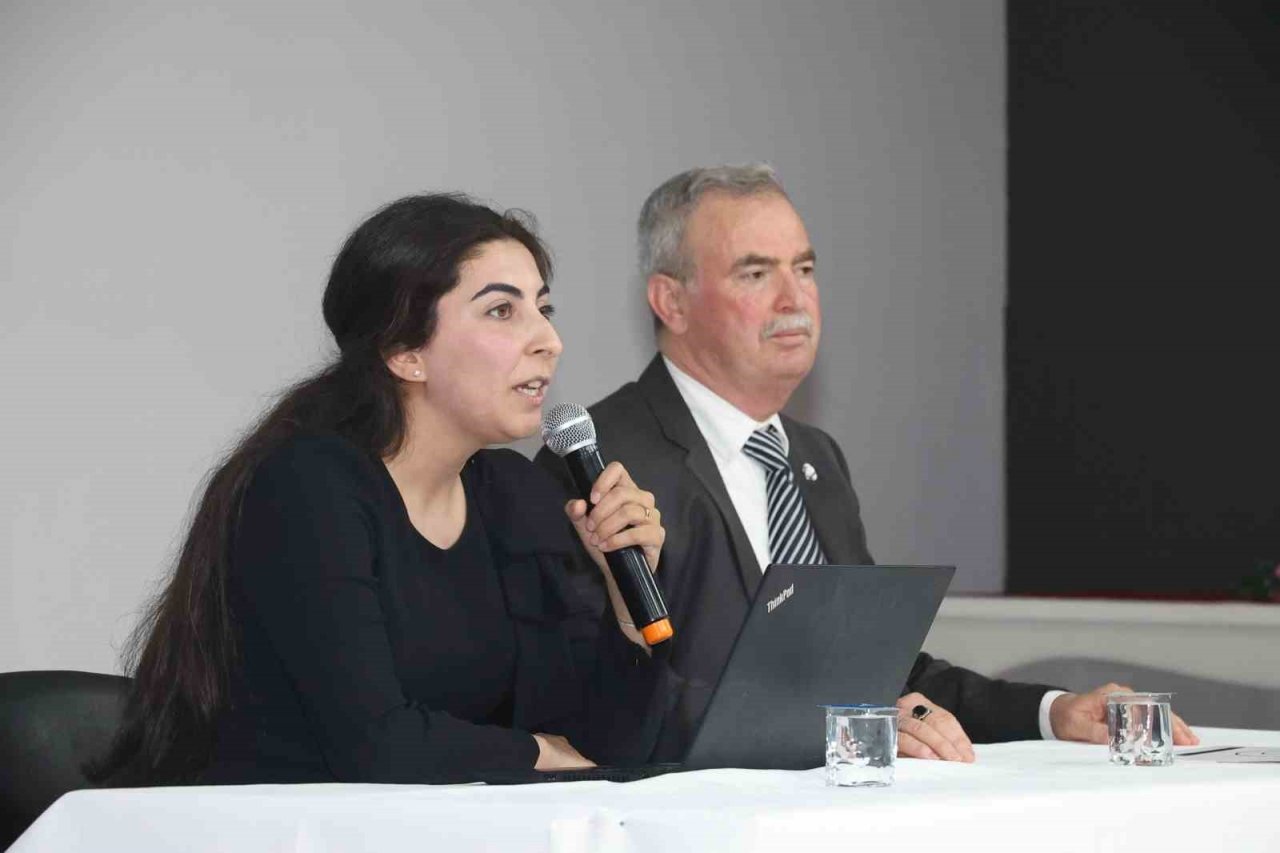 Adnan Menderes memleketi Koçarlı’da konferans ile anıldı