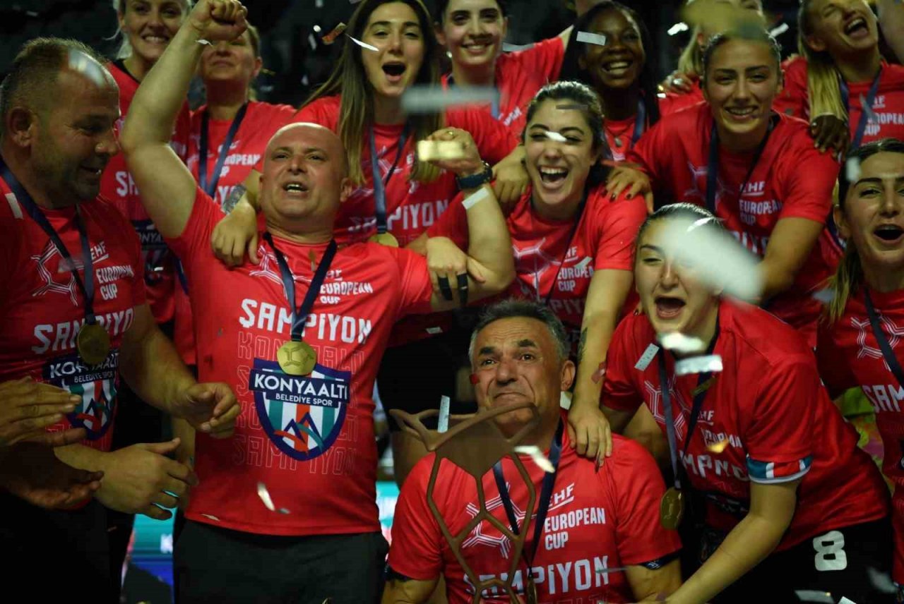 Konyaaltı hentbolda Avrupa şampiyonu