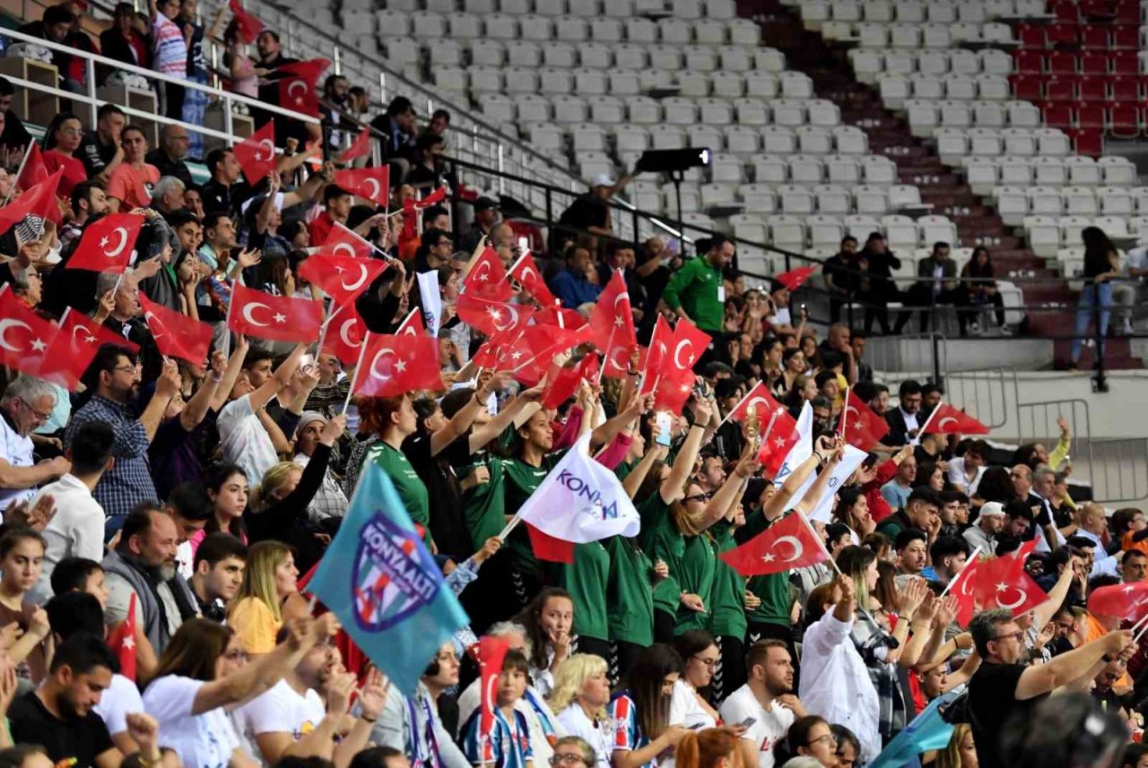 Konyaaltı hentbolda Avrupa şampiyonu