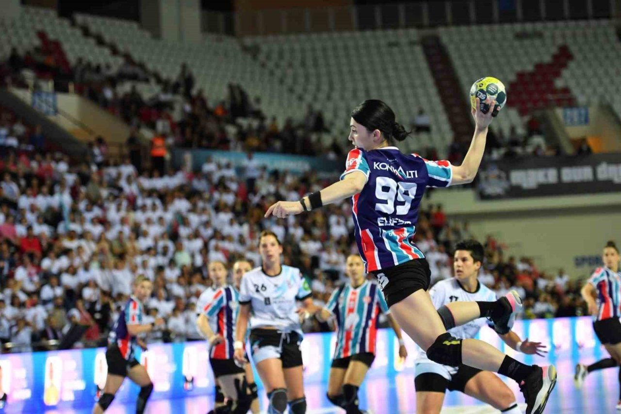 Konyaaltı hentbolda Avrupa şampiyonu