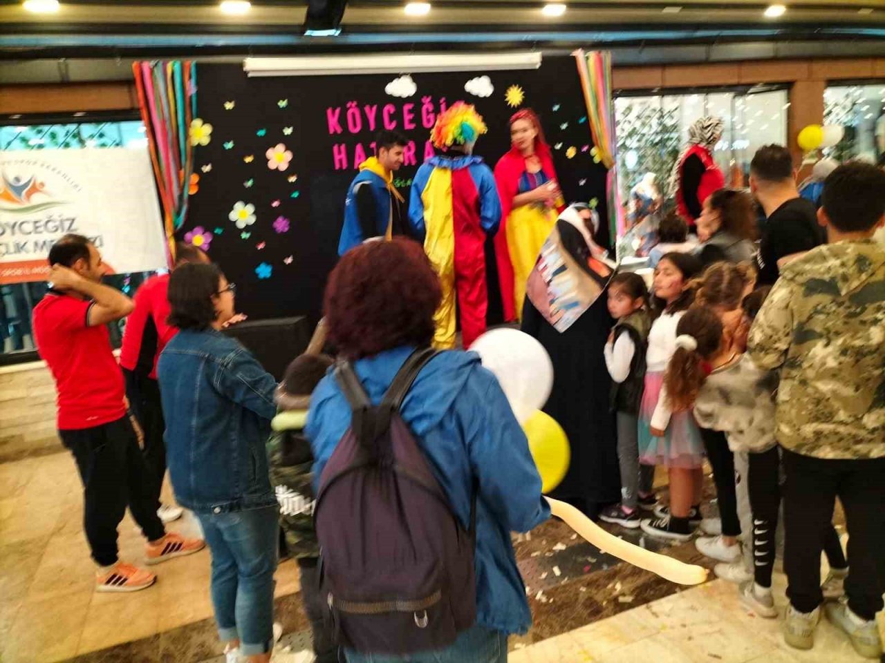 Köyceğiz’de bahar şenliğinde çocuklar gönüllerince eğlendi