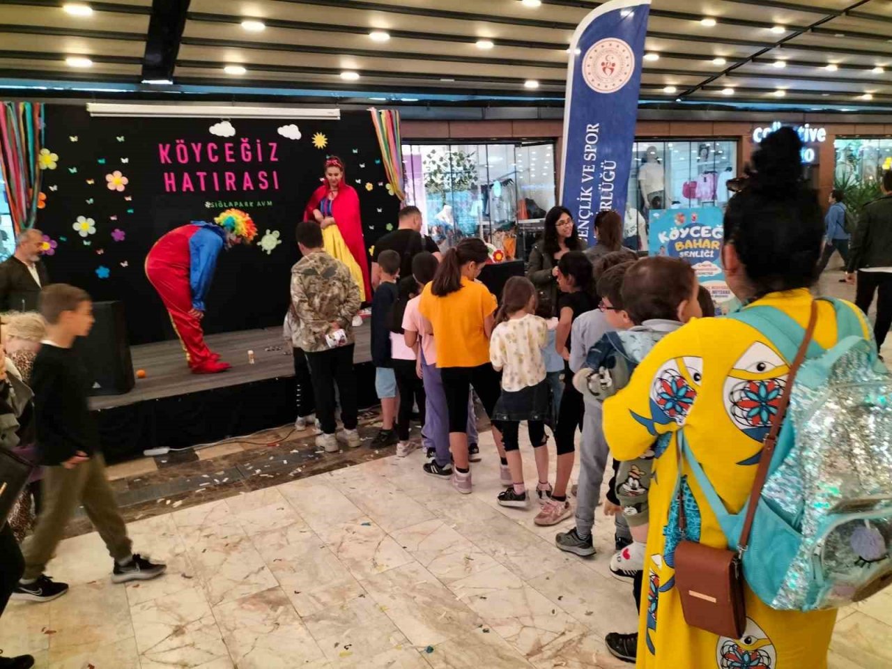 Köyceğiz’de bahar şenliğinde çocuklar gönüllerince eğlendi