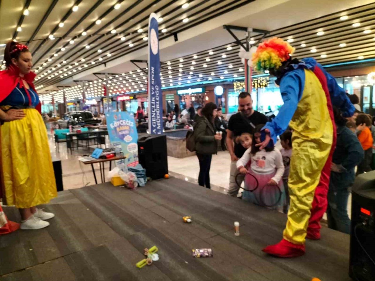 Köyceğiz’de bahar şenliğinde çocuklar gönüllerince eğlendi