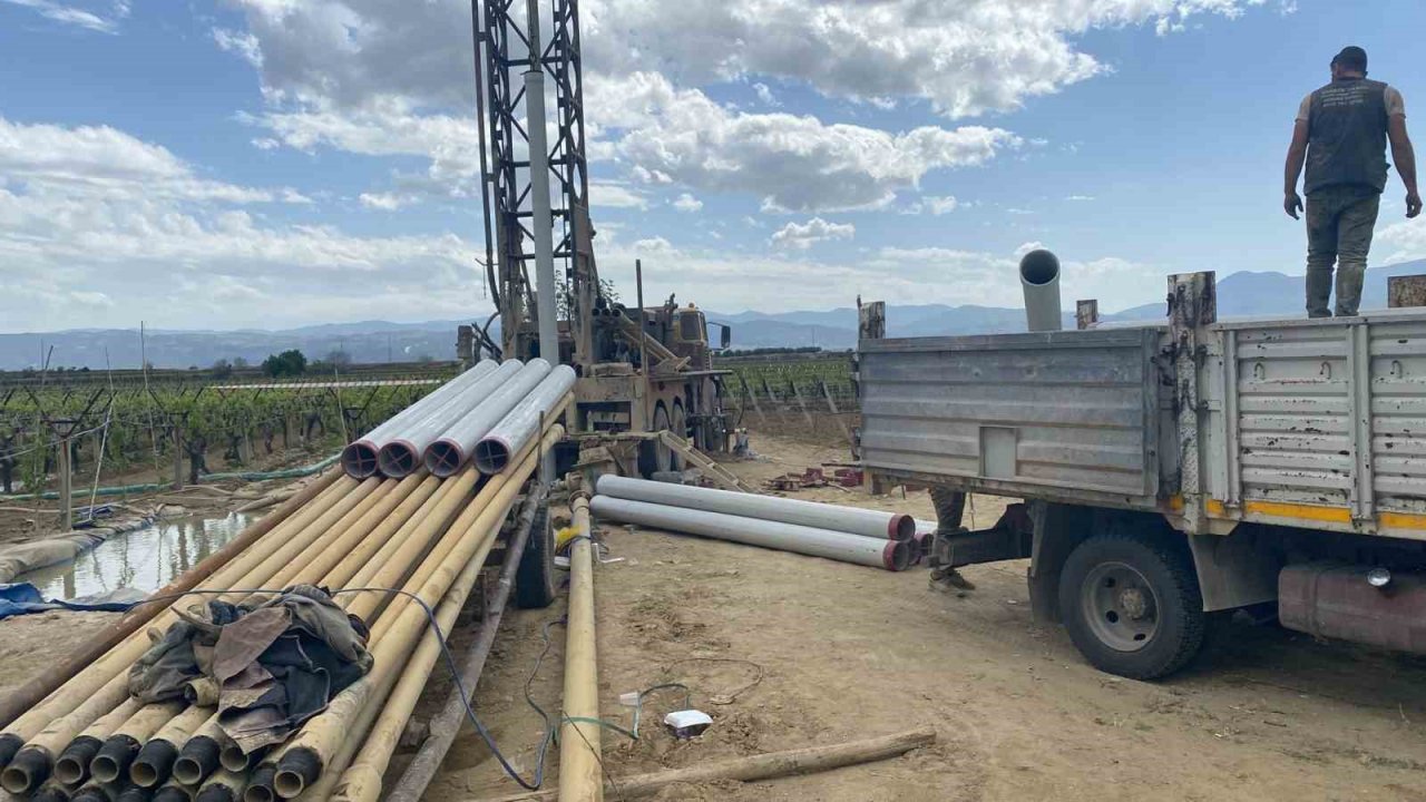 Büyükşehir, tarımsal sulamada üreticiye can suyu oluyor