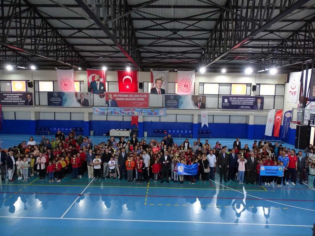 Havran’ da geleneksel çocuk oyunları ödül töreni yapıldı