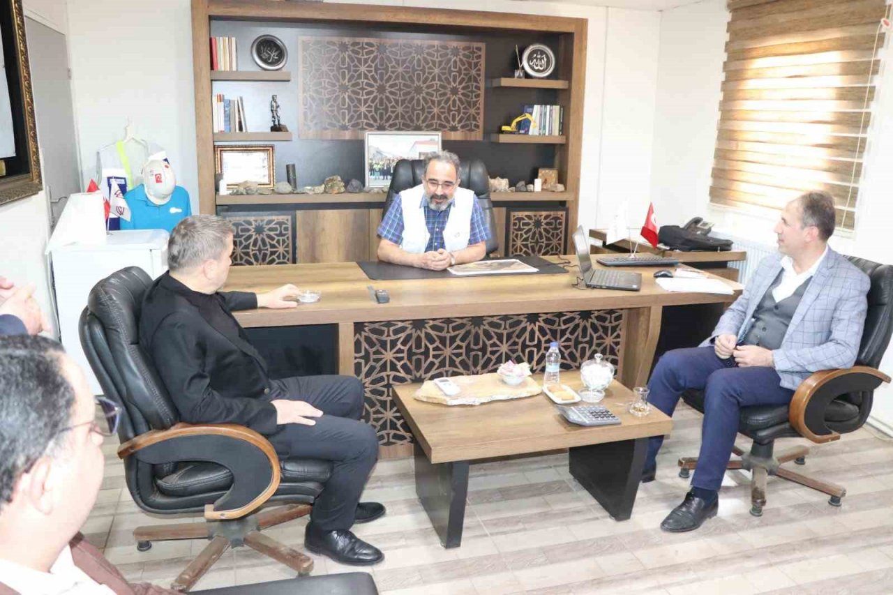 STSO Başkanı Kuzu, çinko metal külçe tesisinde incelemelerde bulundu