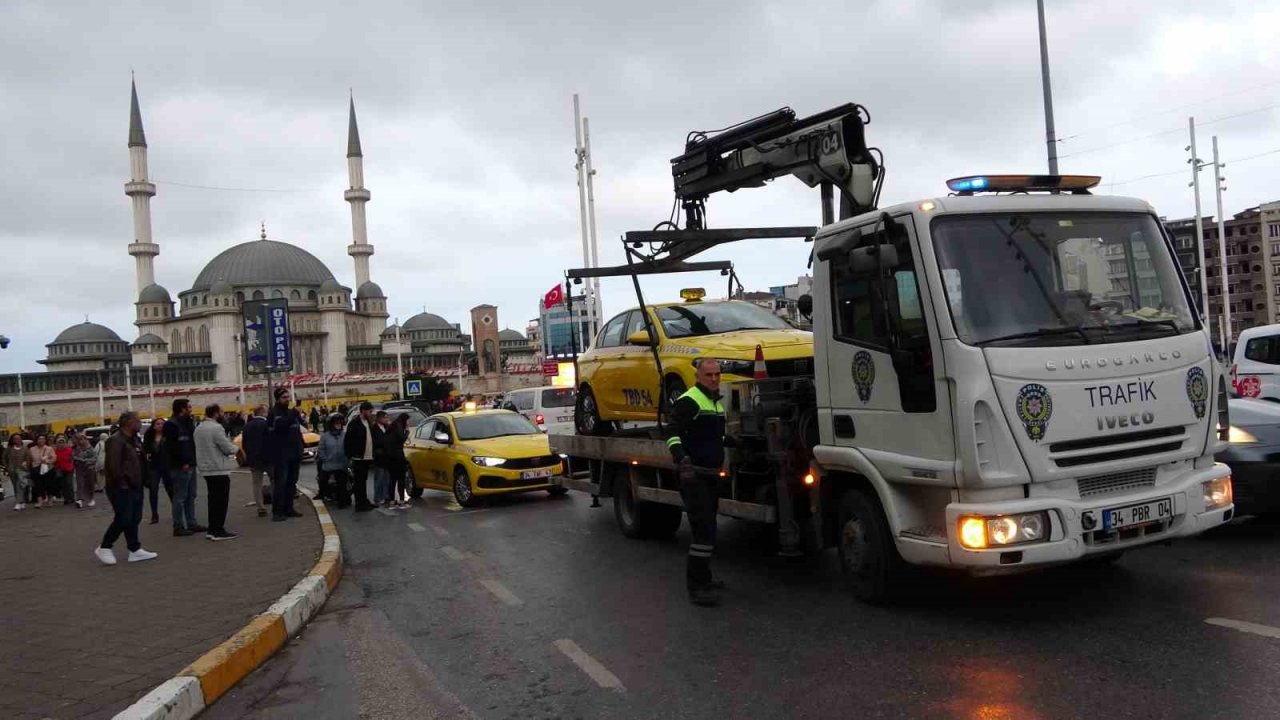 Taksi şoförü taksimetreyi açmadı turistten 2 bin 750 lira para istedi