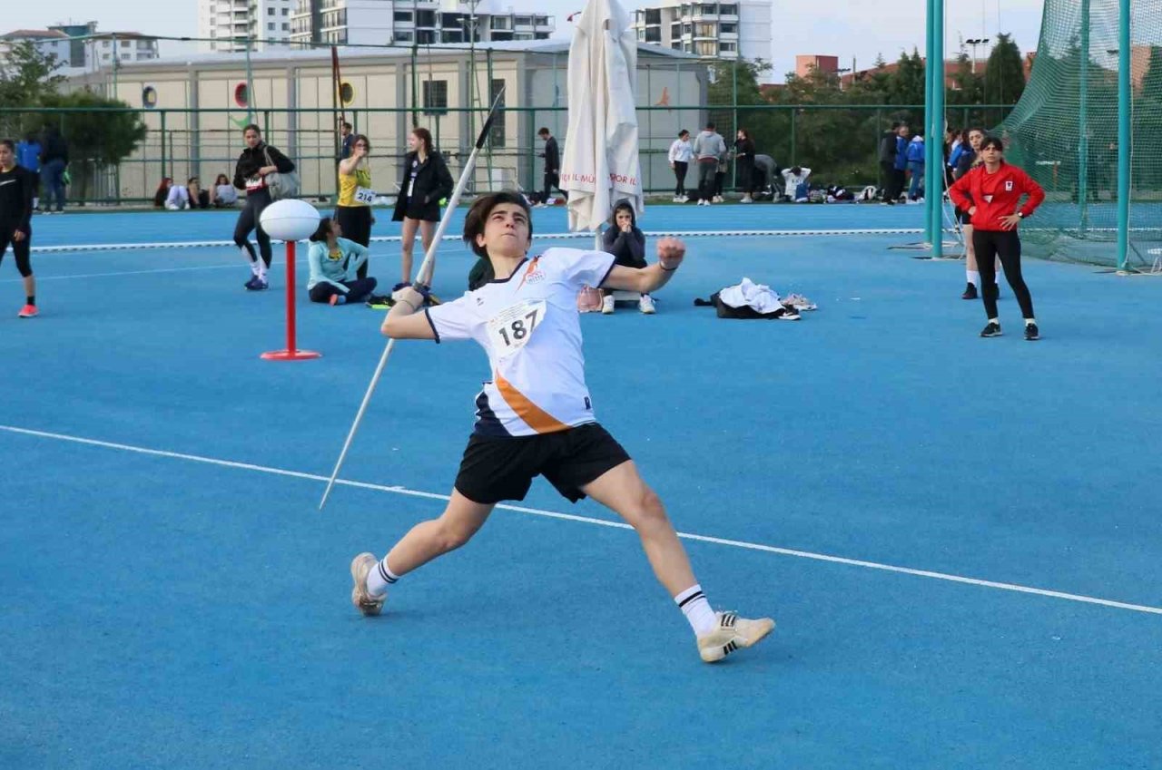 Manisa’da yapılan ÜNİLİG Atletizm Türkiye Şampiyonası sona erdi