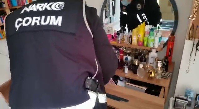 Bebek beşiğinden esrar çıktı