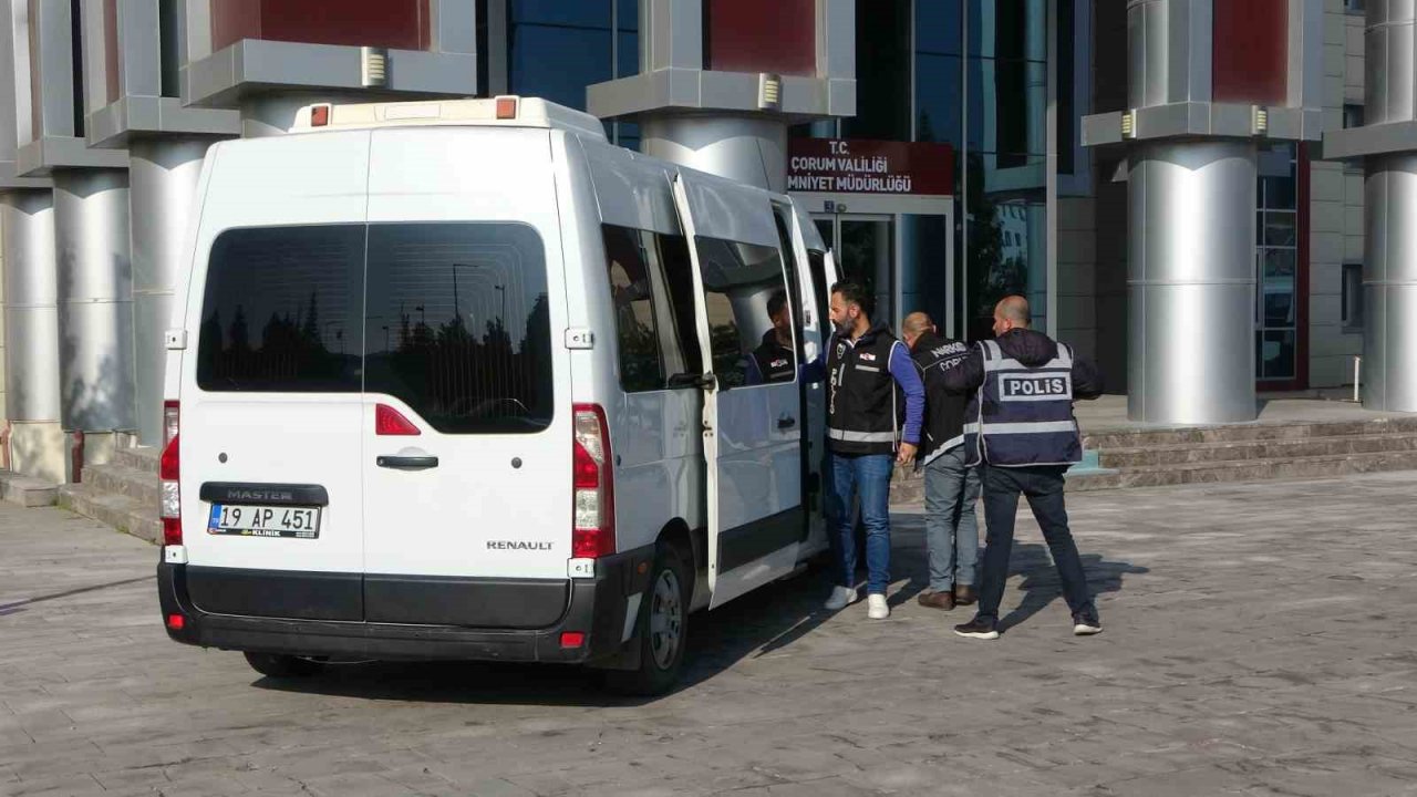 Bebek beşiğinden esrar çıktı