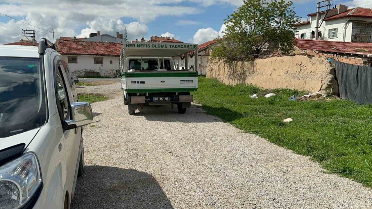 Çay içmek için gece terasa çıkan adamın sabah cansız bedeni bulundu