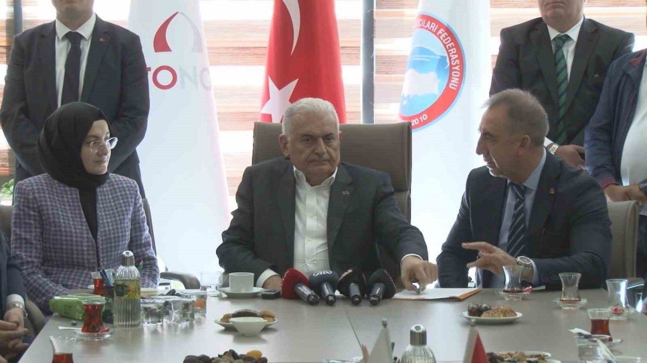 Binali Yıldırım: "HDP, PKK’nın yeşile boyanmış şekli, HDP’nin iradesi yok, irade dağda. Milletvekillerini bile dağ belirliyor"