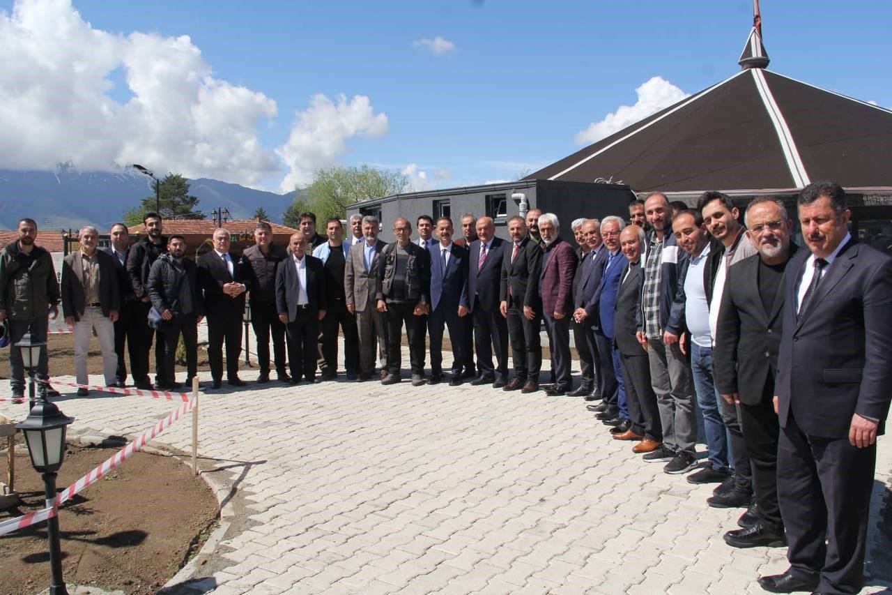 AK Parti Milletvekilleri basın mensuplarıyla bir araya geldi
