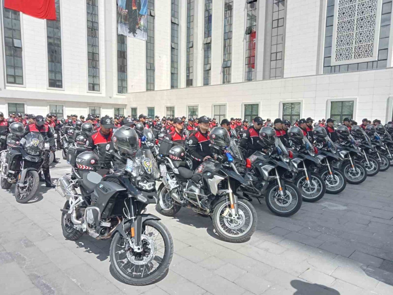 Yunus polisler, seremoniyle görev yerlerine gönderildi