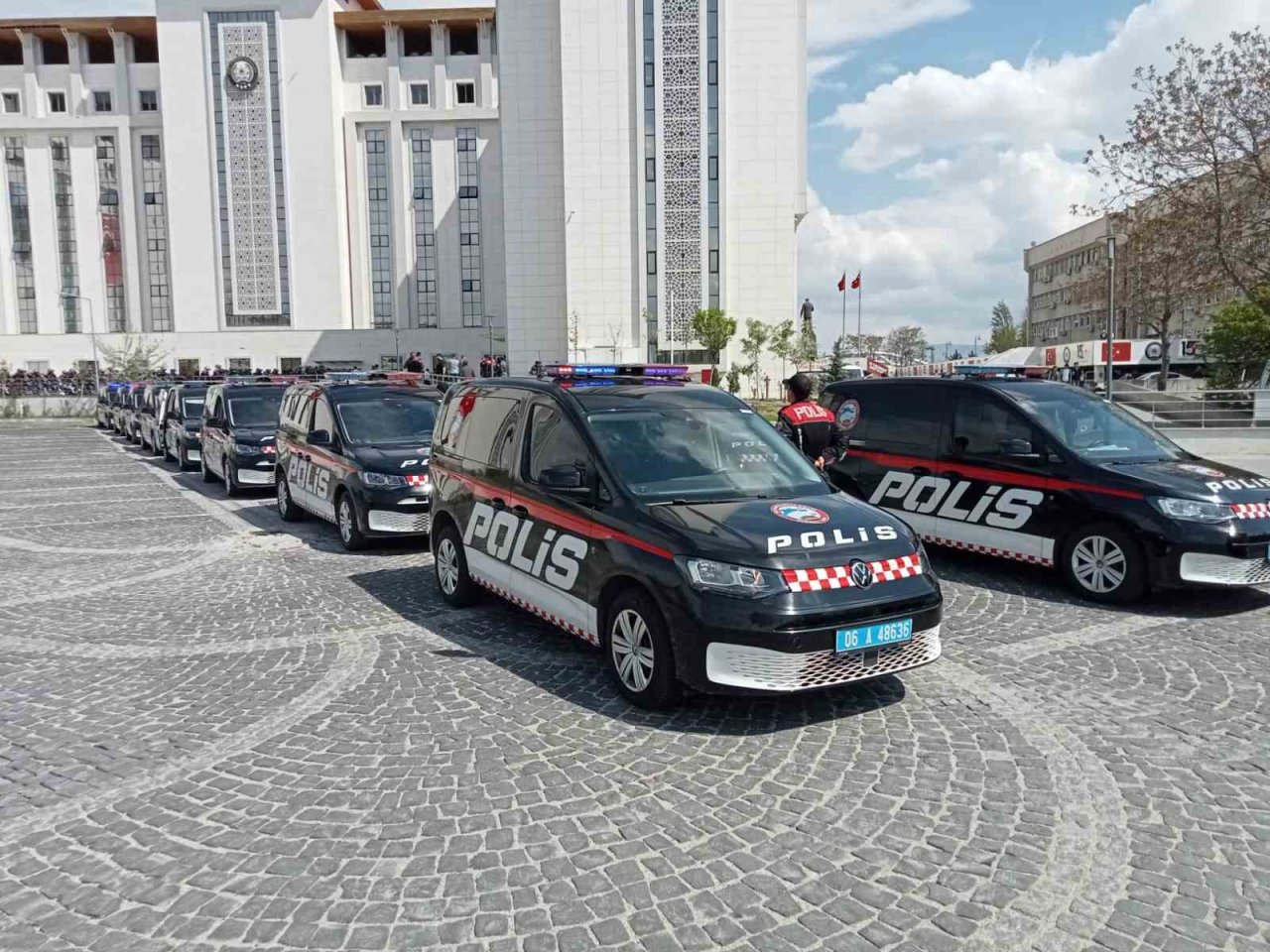 Yunus polisler, seremoniyle görev yerlerine gönderildi