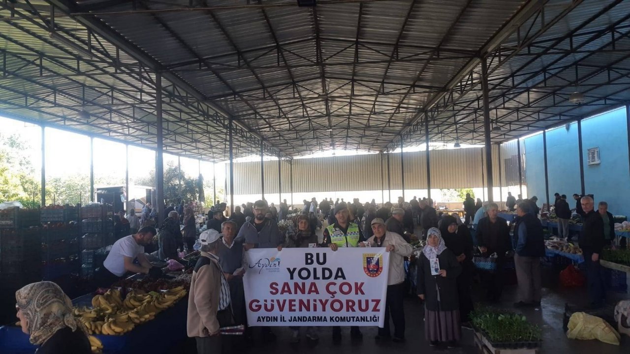 Aydın’da jandarma ekipleri vatandaşları bilgilendirmeye devam ediyor