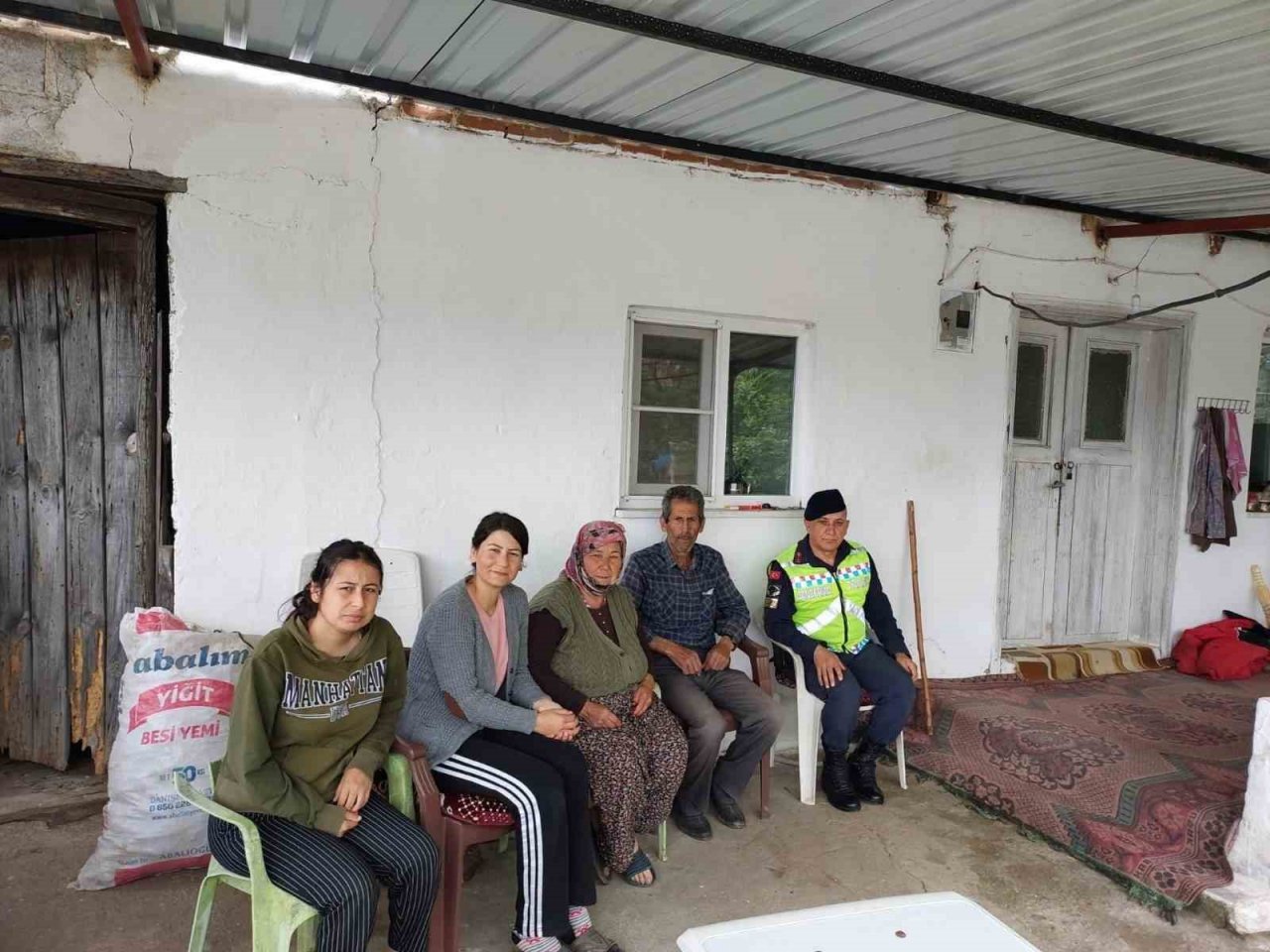 Aydın’da jandarma ekipleri vatandaşları bilgilendirmeye devam ediyor