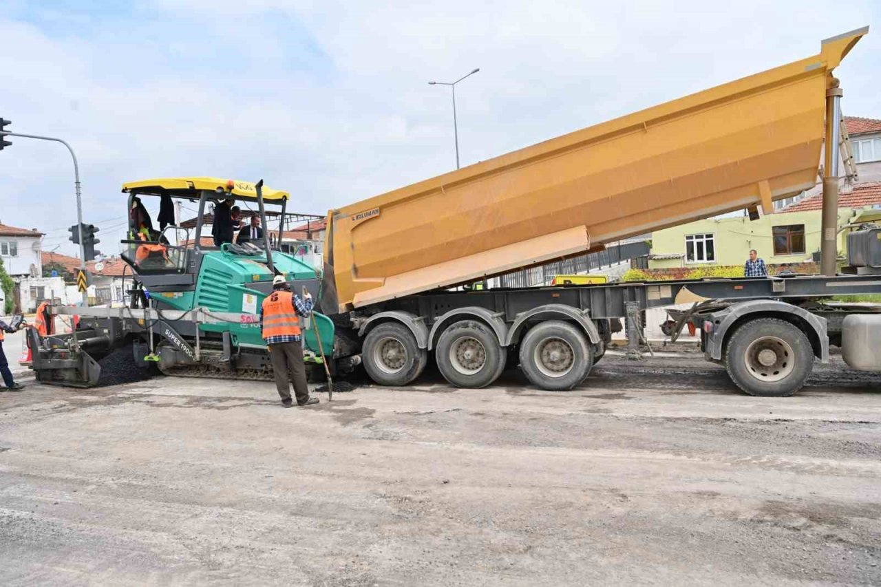 Balıkesir Büyükşehrin asfalt çalışmaları tam gaz