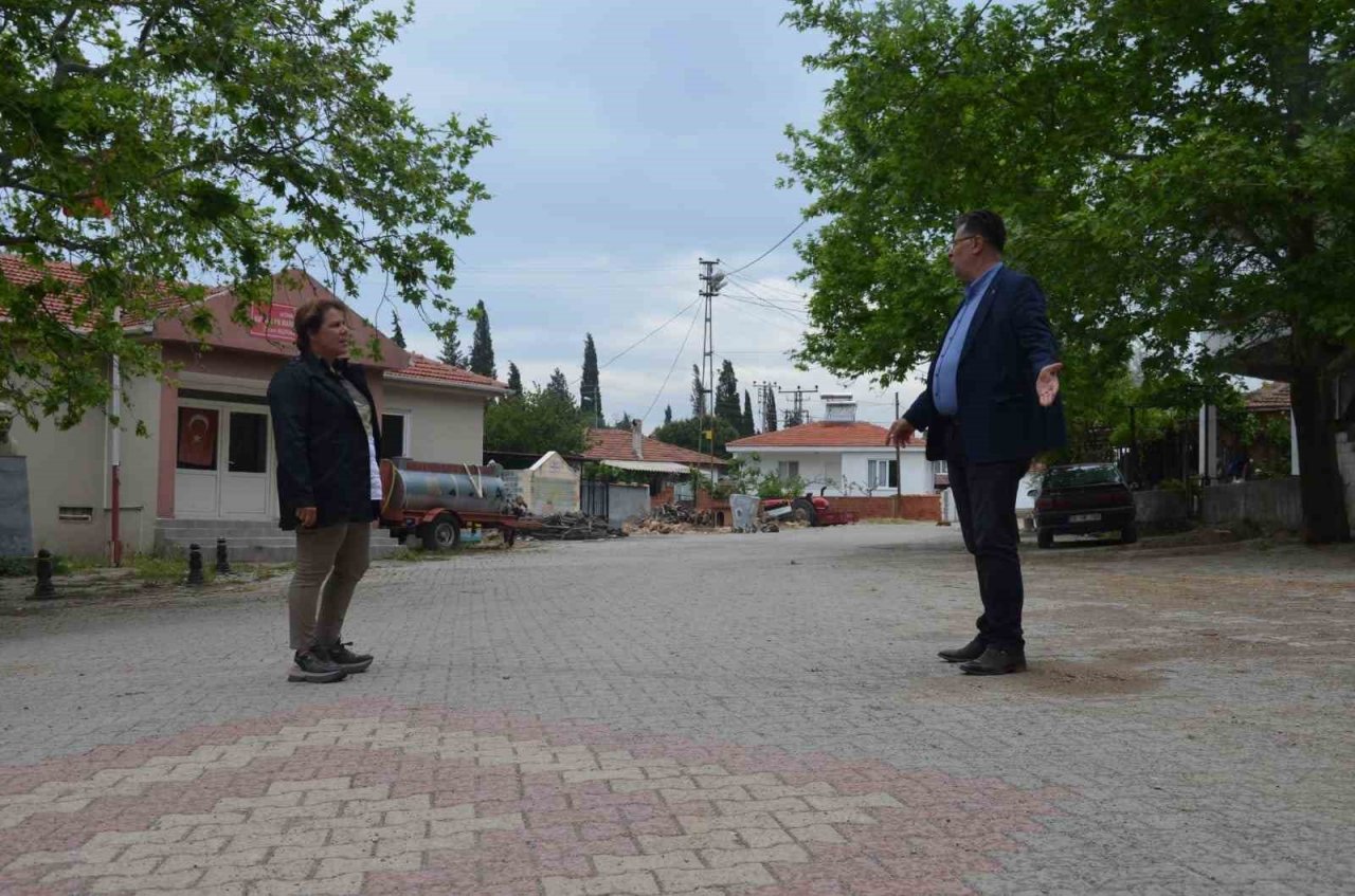 Gömeç’te parke taş çalışmaları devam ediyor