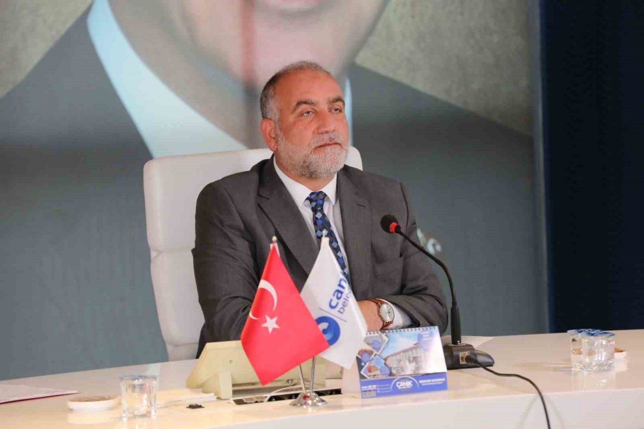 Sandıkçı: "Örnek projeler hayata geçiriyoruz"
