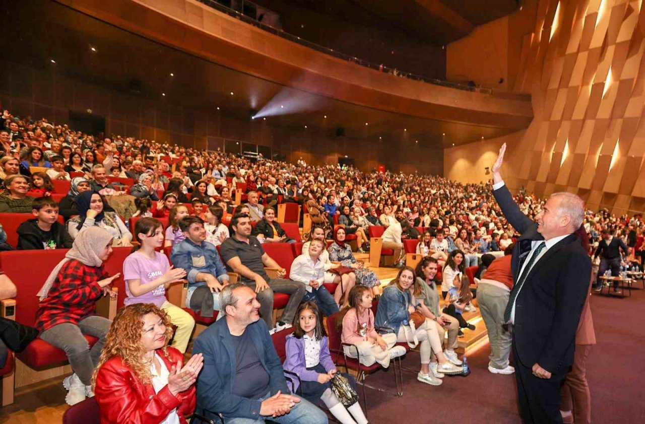 Çocukların bale ve zumba kids gösterisi büyüledi