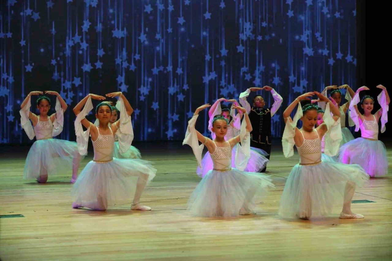 Çocukların bale ve zumba kids gösterisi büyüledi