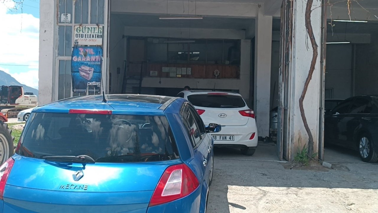 Kaporta ustalarının yoğun dolu mesaisi sürüyor