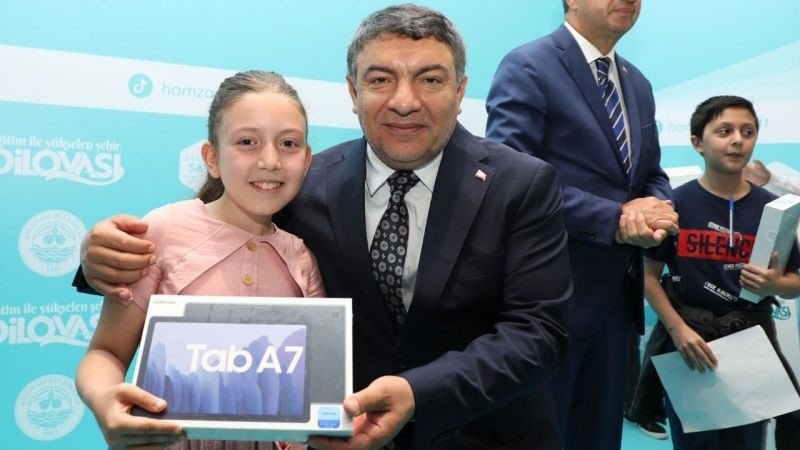 5. sınıf öğrencileri tabletlerine kavuşuyor