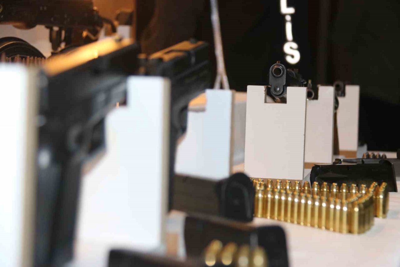 Diyarbakır’da lideri cezaevinde olan suç örgütüne operasyon: 20 gözaltı