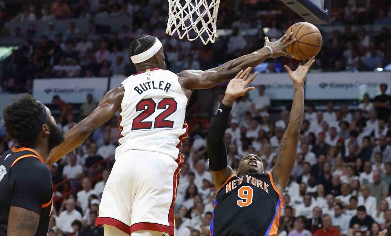 Lakers, Golden State karşısında 3-1 öne geçti