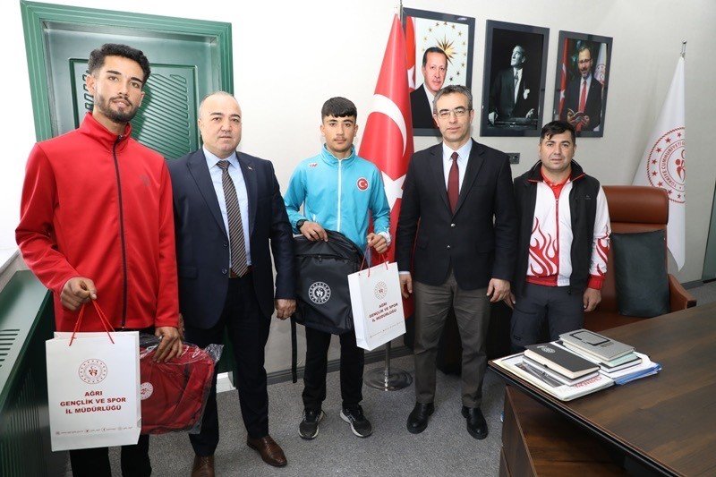 Gençlik Spor il Müdürü Din, sporcularla bir araya geldi