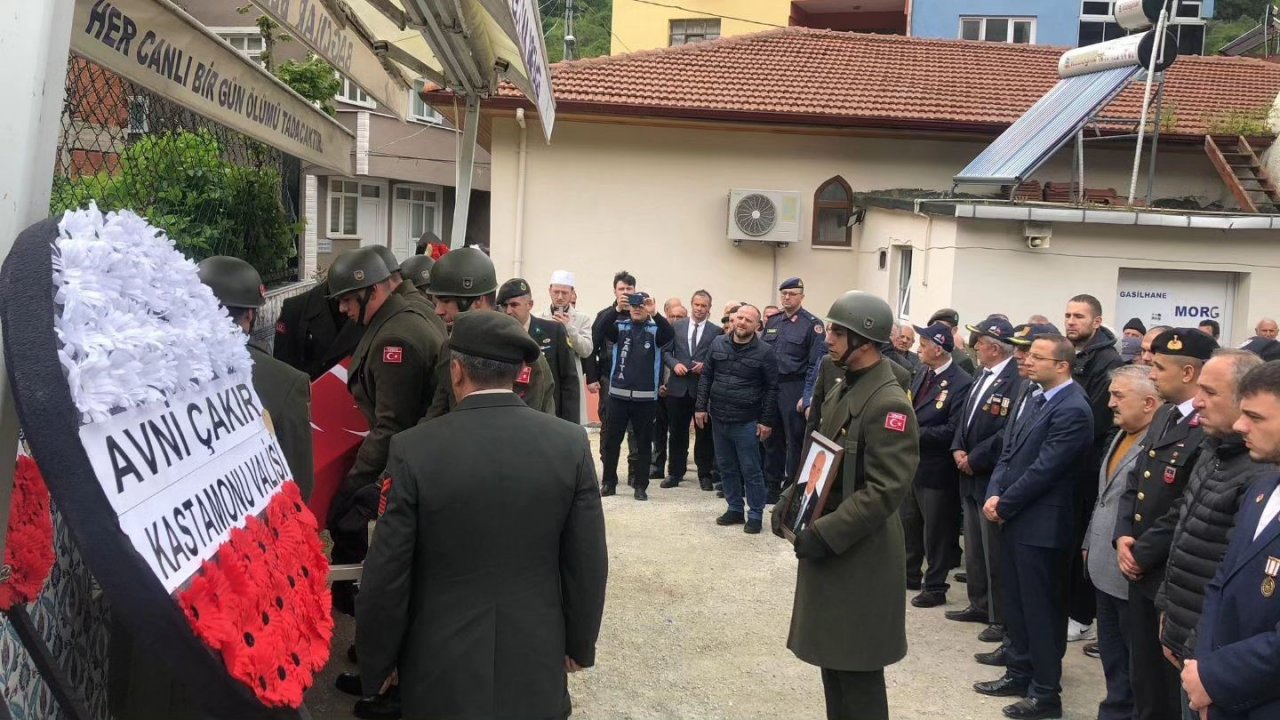 Hayatını kaybeden Kıbrıs gazisi son yolculuğuna uğurlandı