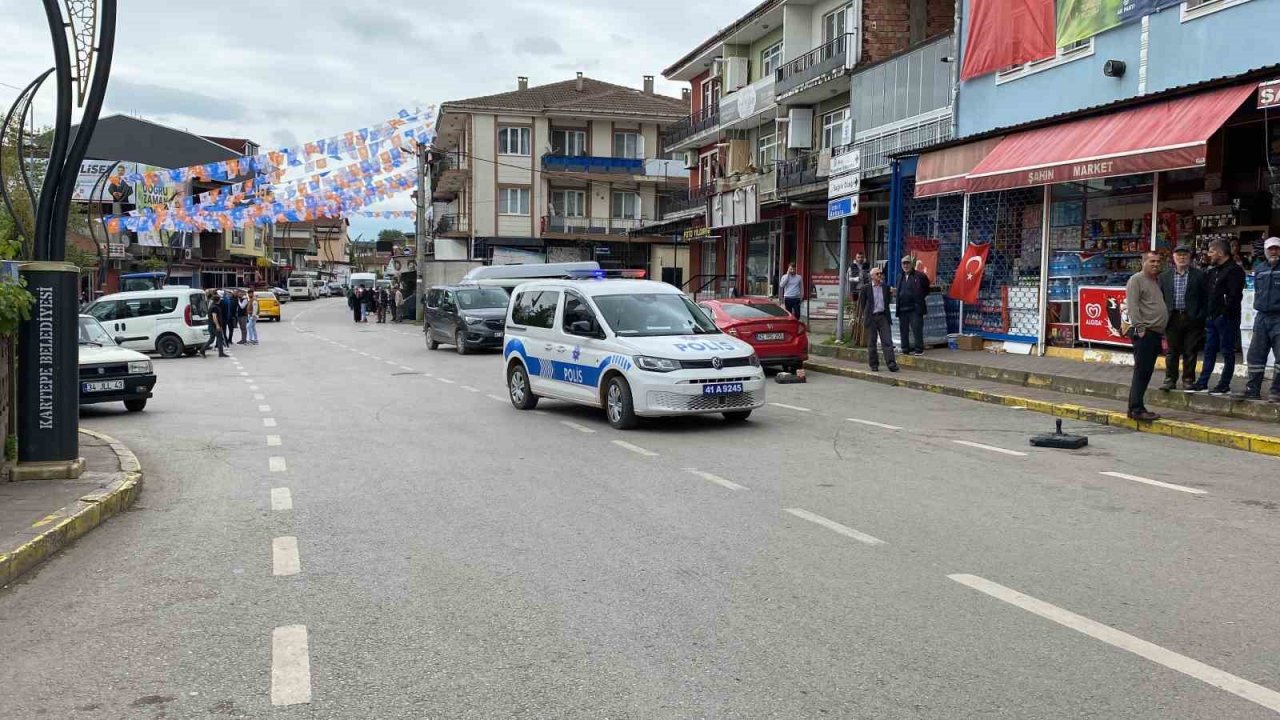 Tartışmayı tatlıya bağlamak için bir araya gelmişlerdi, bu kez kavga çıktı: 6 yaralı, 6 gözaltı
