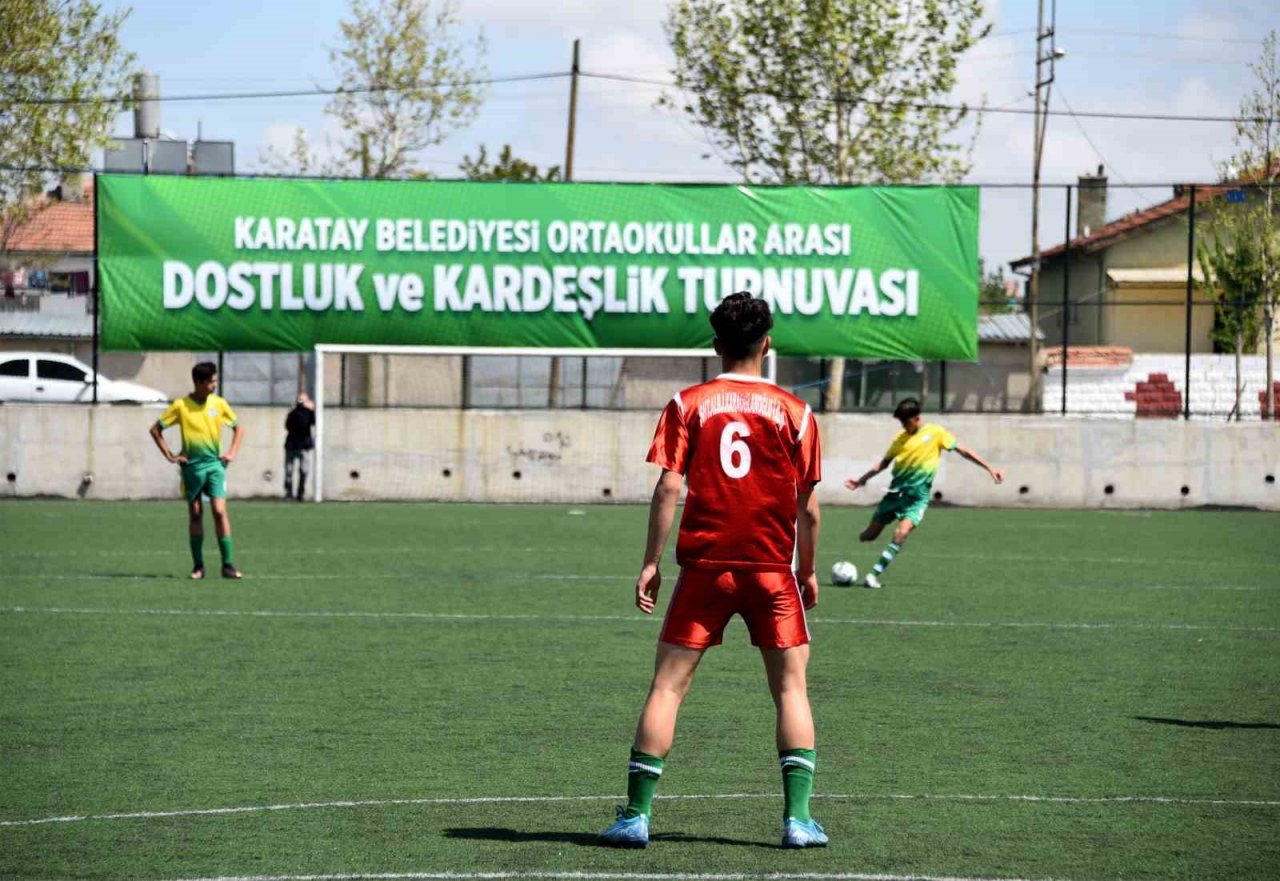 Karatay’da “Ortaokullar Arası Dostluk ve Kardeşlik Futbol Turnuvası” başladı