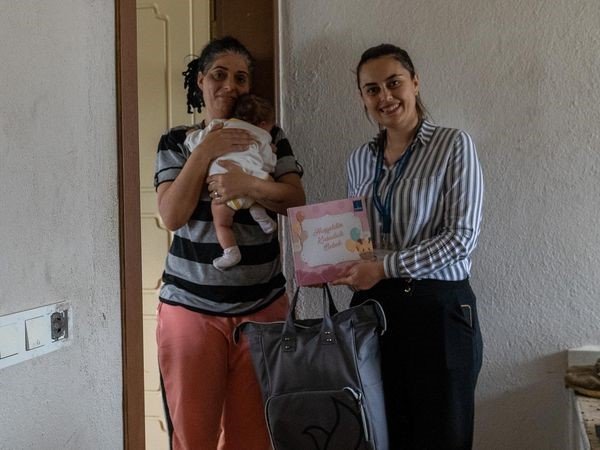 Kuşadası Belediyesi’nin "Hoş Geldin Bebek" projesi devam ediyor