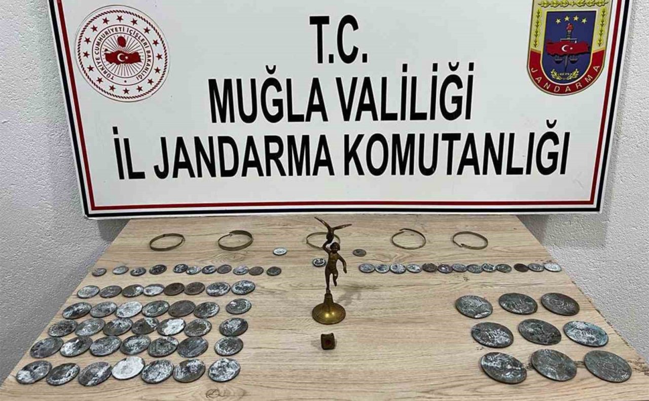 Marmaris şehir merkezinde Jandarma’dan tarihi eser operasyonu