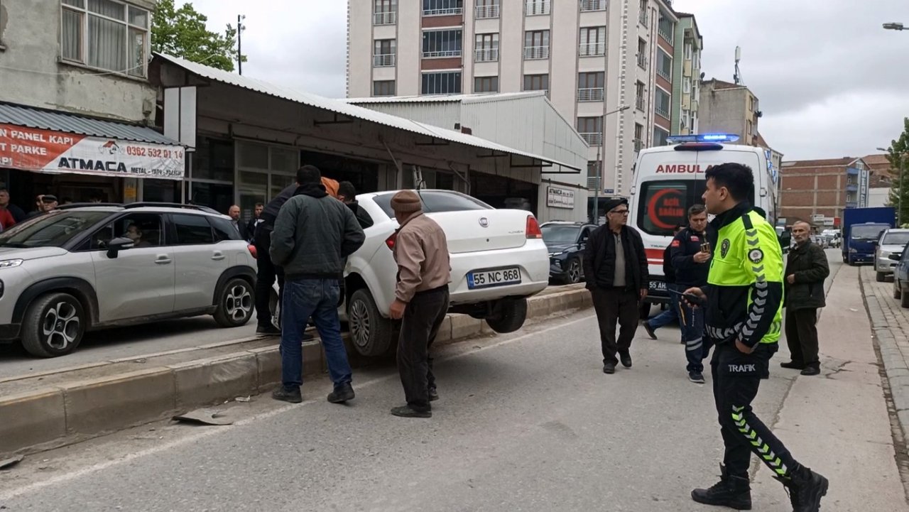 Otomobil ile minibüs çarpıştı: 1 yaralı