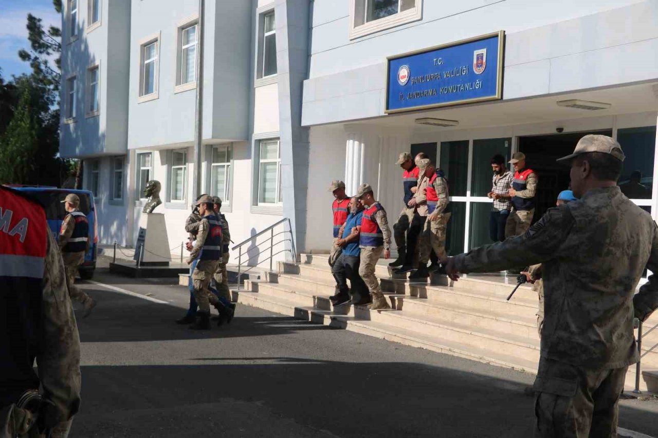 Şanlıurfa’daki seyir halindeki otomobile saldırıda 3 kişi tutuklandı