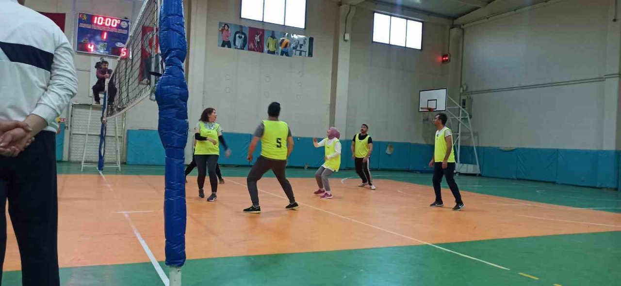 Sarıgöl’de voleybol heyecanı