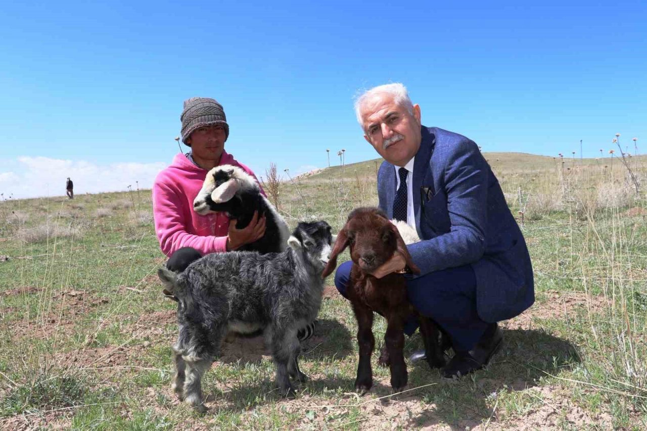 ‘Köyümde Yaşamak İçin Bir Sürü Nedenim Var’ projesi çitçilerin yüzünü güldürdü