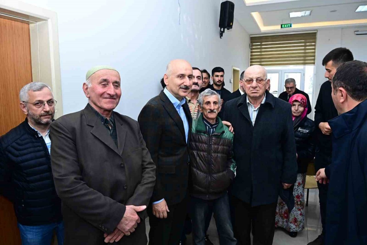 Bakan Karaismailoğlu: “PKK terör örgütüdür demeye korkuyorlar”