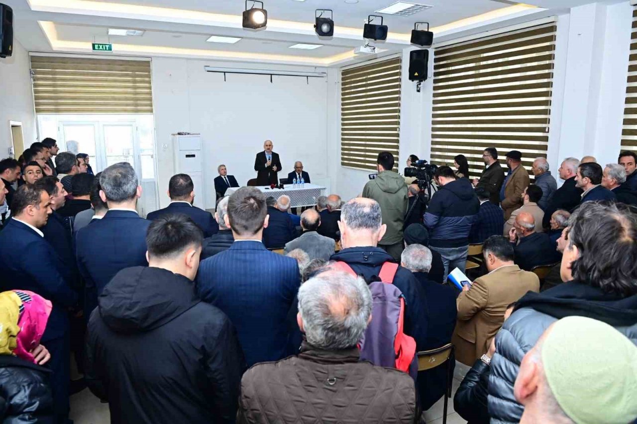 Bakan Karaismailoğlu: “PKK terör örgütüdür demeye korkuyorlar”