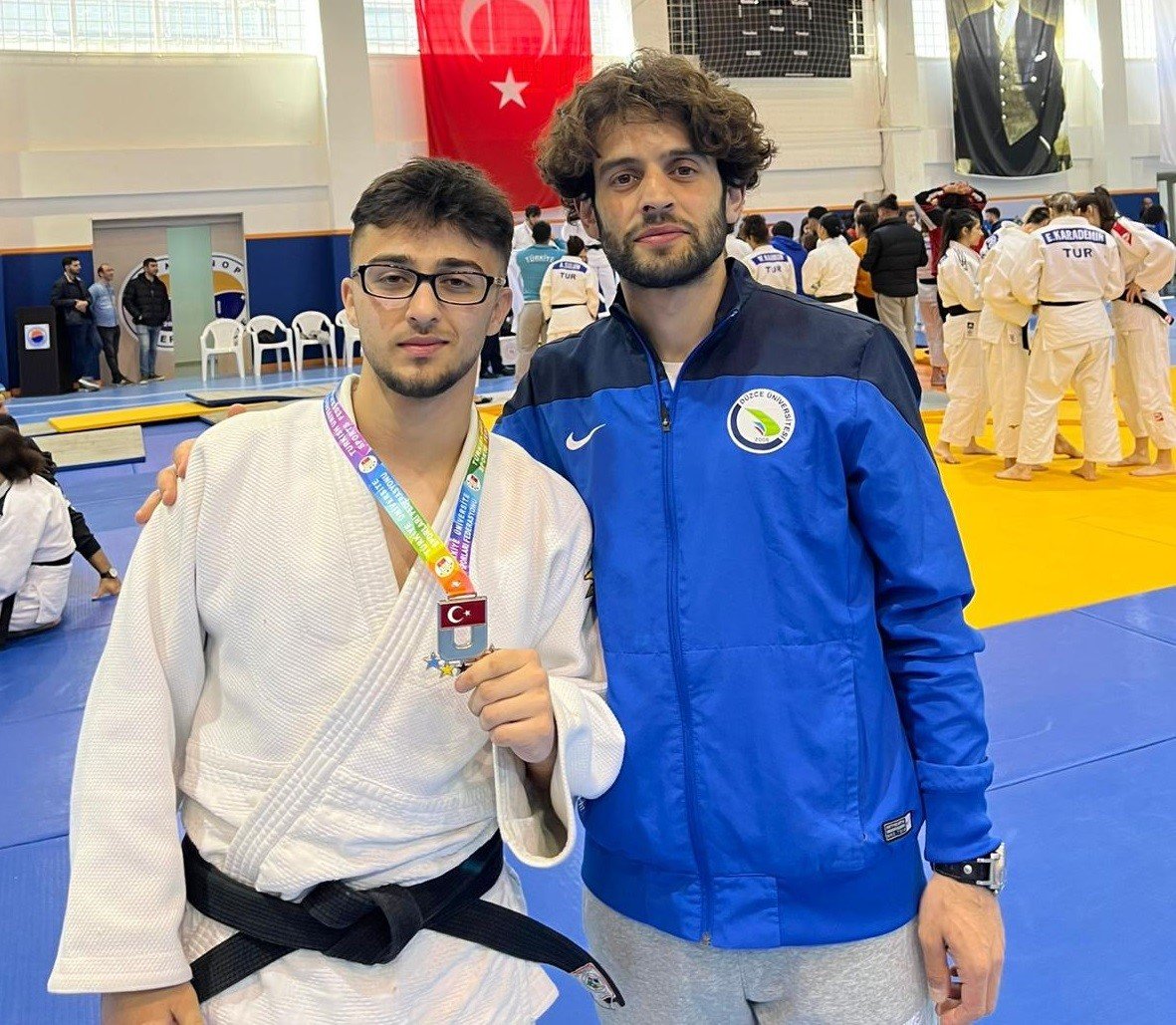 Düzce Üniversitesi’ne 3 madalya