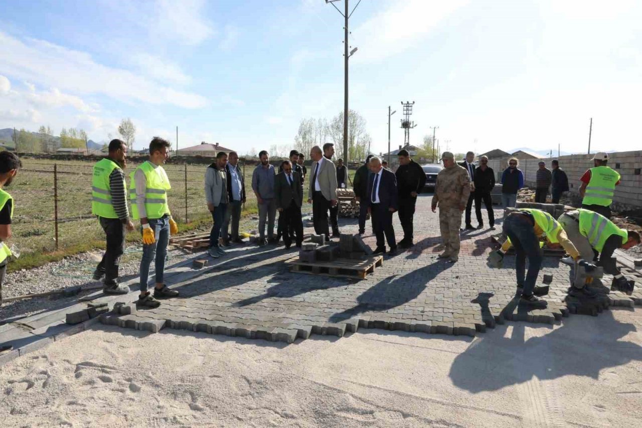 İpekyolu Belediyesinden 100 bin metrekare kilit taşı hedefi