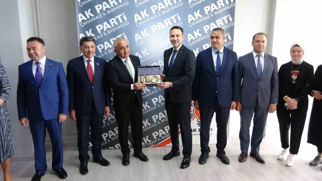 Yeni Azerbaycan Partisi heyetinden AK Parti’ye ziyaret