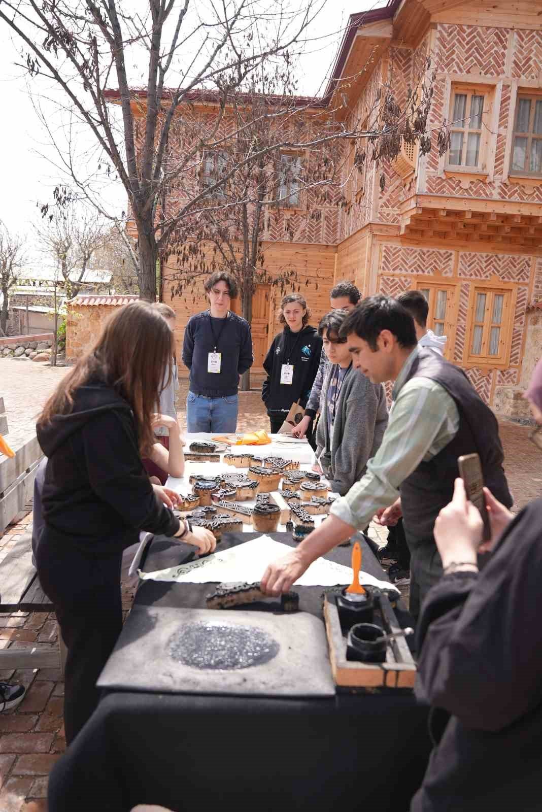 Liseli öğrencilere “Gönüllü turizmi” deneyimi