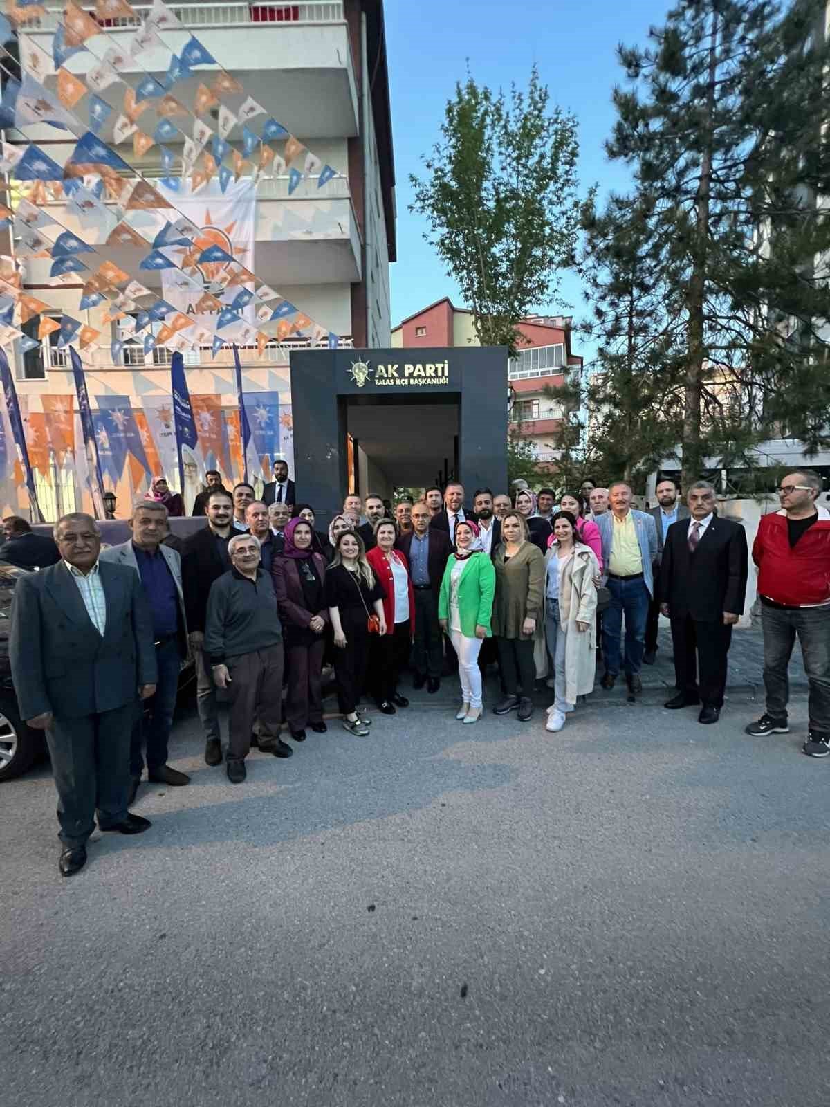 Çağan, mahalle ziyaretlerine devam ediyor