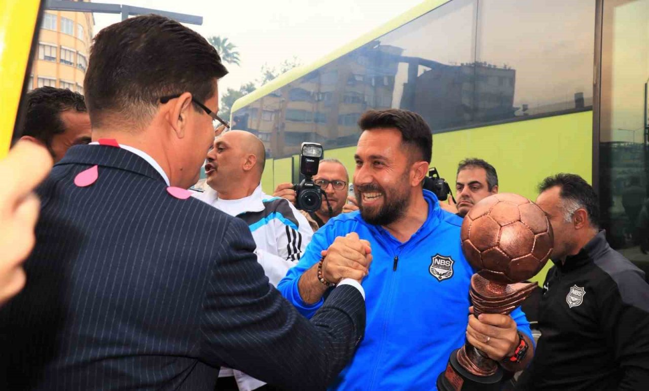 Nazilli Belediyespor U17 Takımı’na coşkulu karşılama