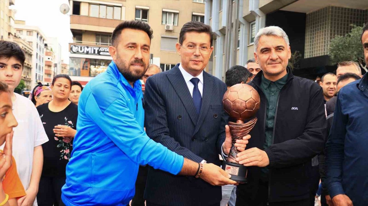 Nazilli Belediyespor U17 Takımı’na coşkulu karşılama